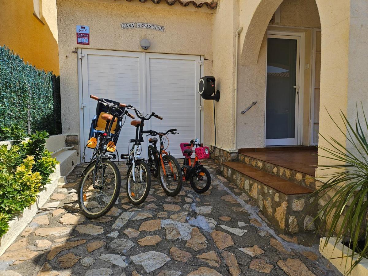 Casa Sebastian Villa L' Escala Exteriör bild